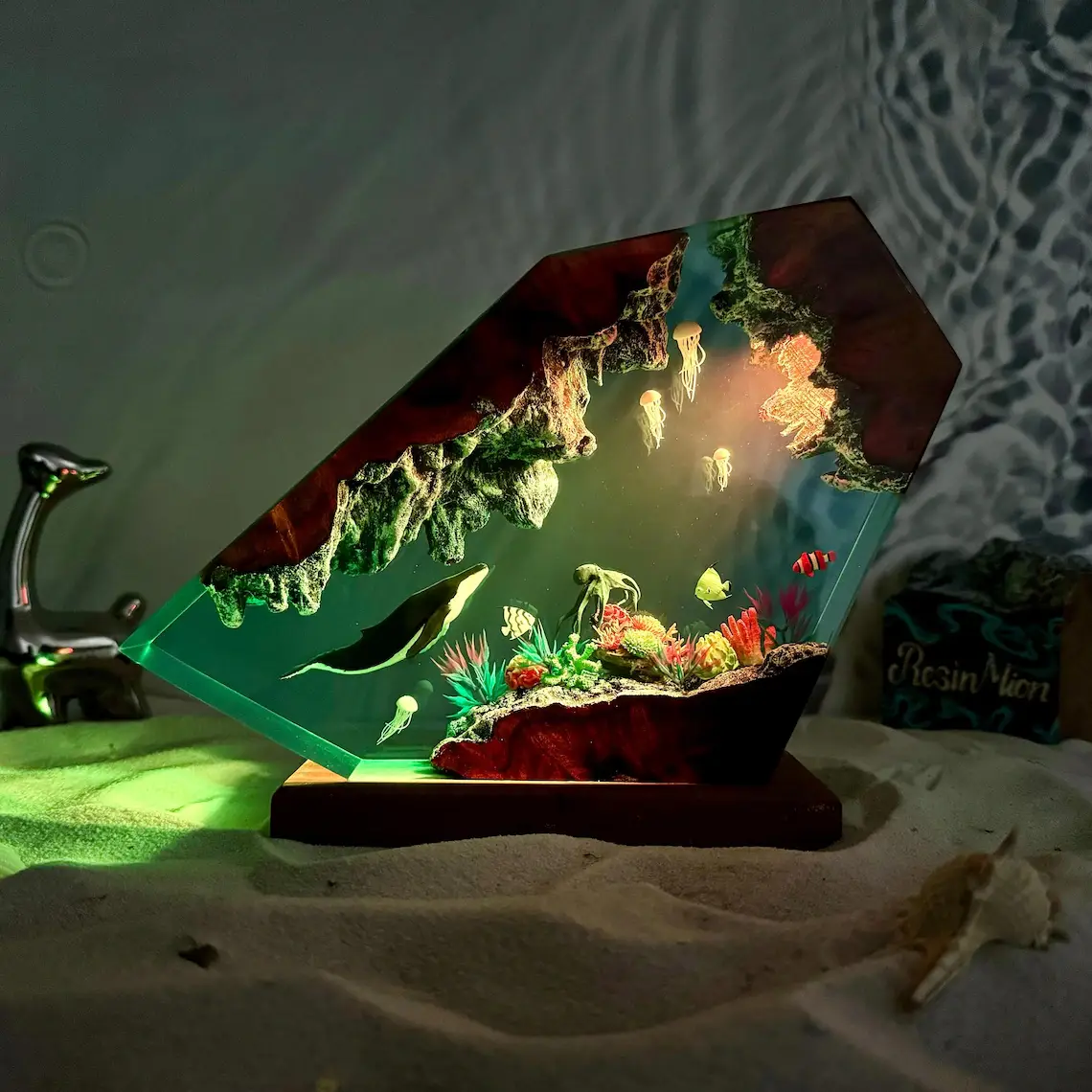 Merchemy - Wholesale Accent/Desk Lamp - Humpback Whale and Jellyfish Resin Ocean Marine Lamp Decor4