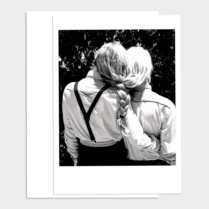 Carte d'amitié tressée pour deux filles pour la vente par Palm Press