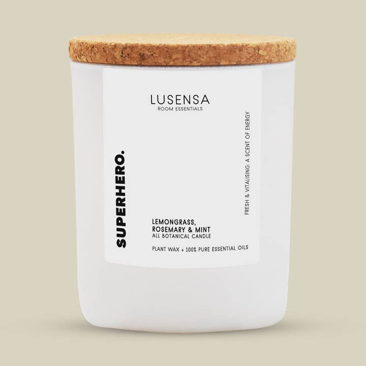 Candela profumata SUPERHERO | cera di colza + oli essenziali per la vendita all'ingrosso da parte di LUSENSA