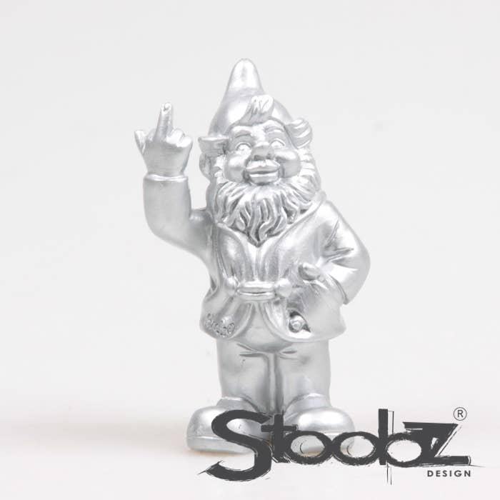 Imhof & Stevens BV – wholesale Dekorativ statyett – Stoobz Design Leprechaun mini med långfinger 6x4x10 cm5