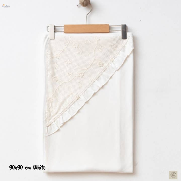 Premium Natural Cotton Baby Blanket with Lace for wholesale by Omnis Pura