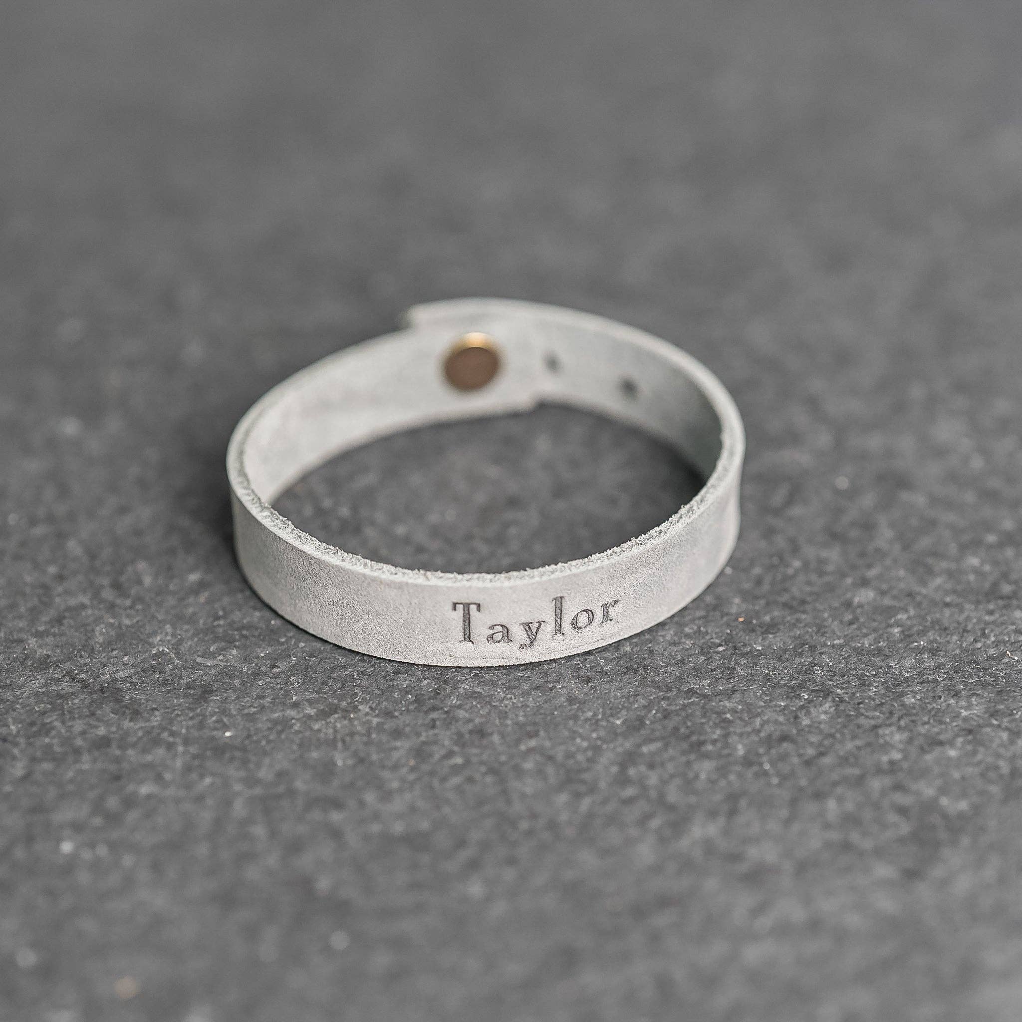 Ox & Pine - Wholesale Armband met kralen - Gepersonaliseerde Leren Enkelvoudige Wikkelarmband1