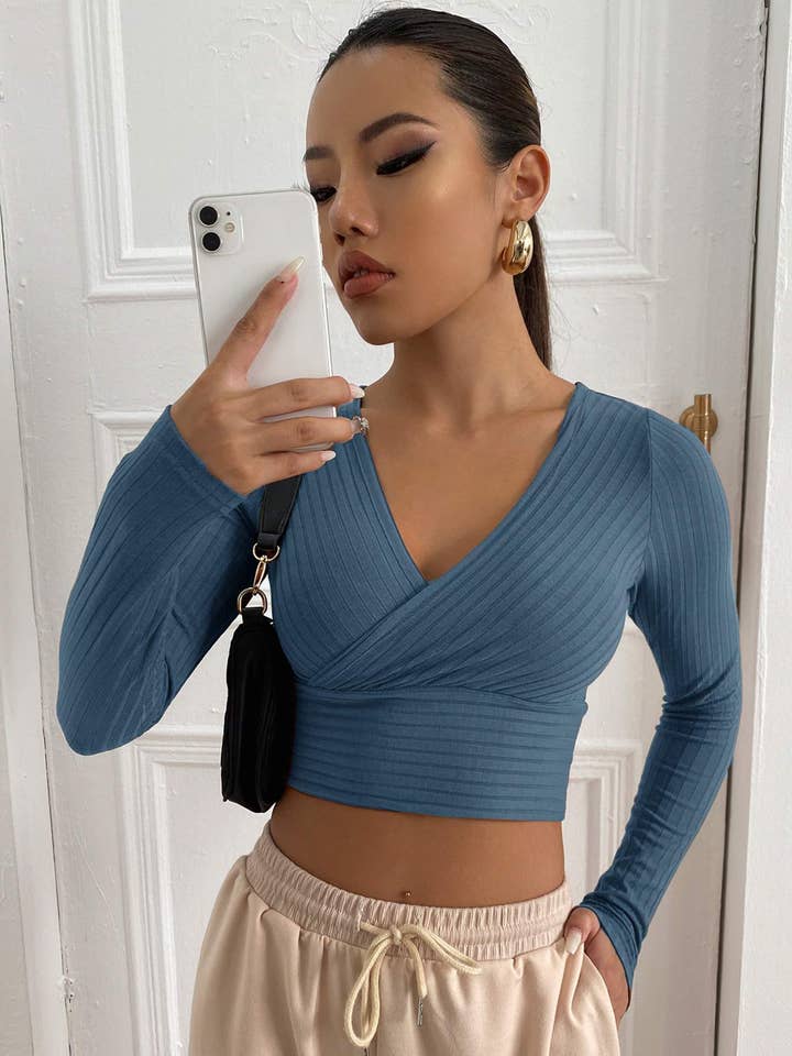 Flarix - Vendita all'ingrosso Camicetta - Donna - T-shirt corta in maglia a costine con scollo a V9