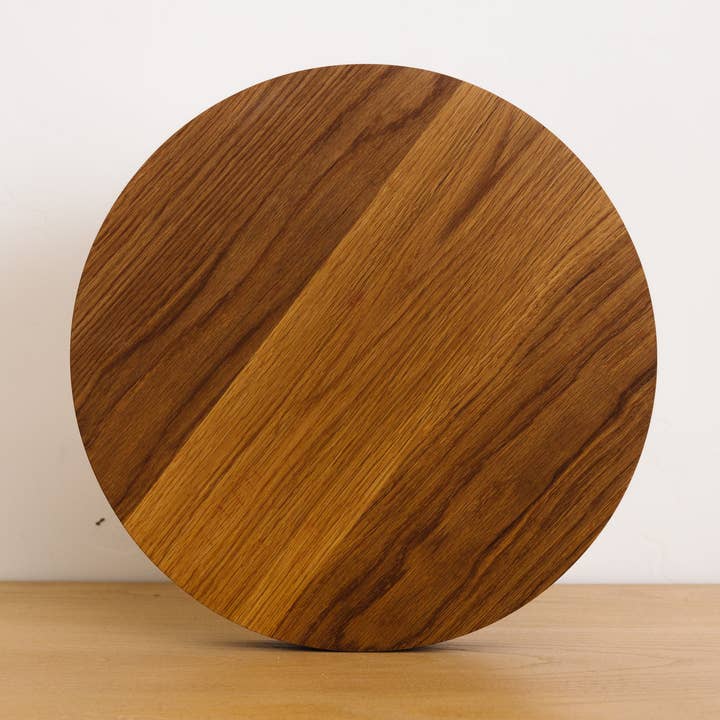Planche à découper ronde en bois massif de 35,6 cm pour la vente par UltraShelf