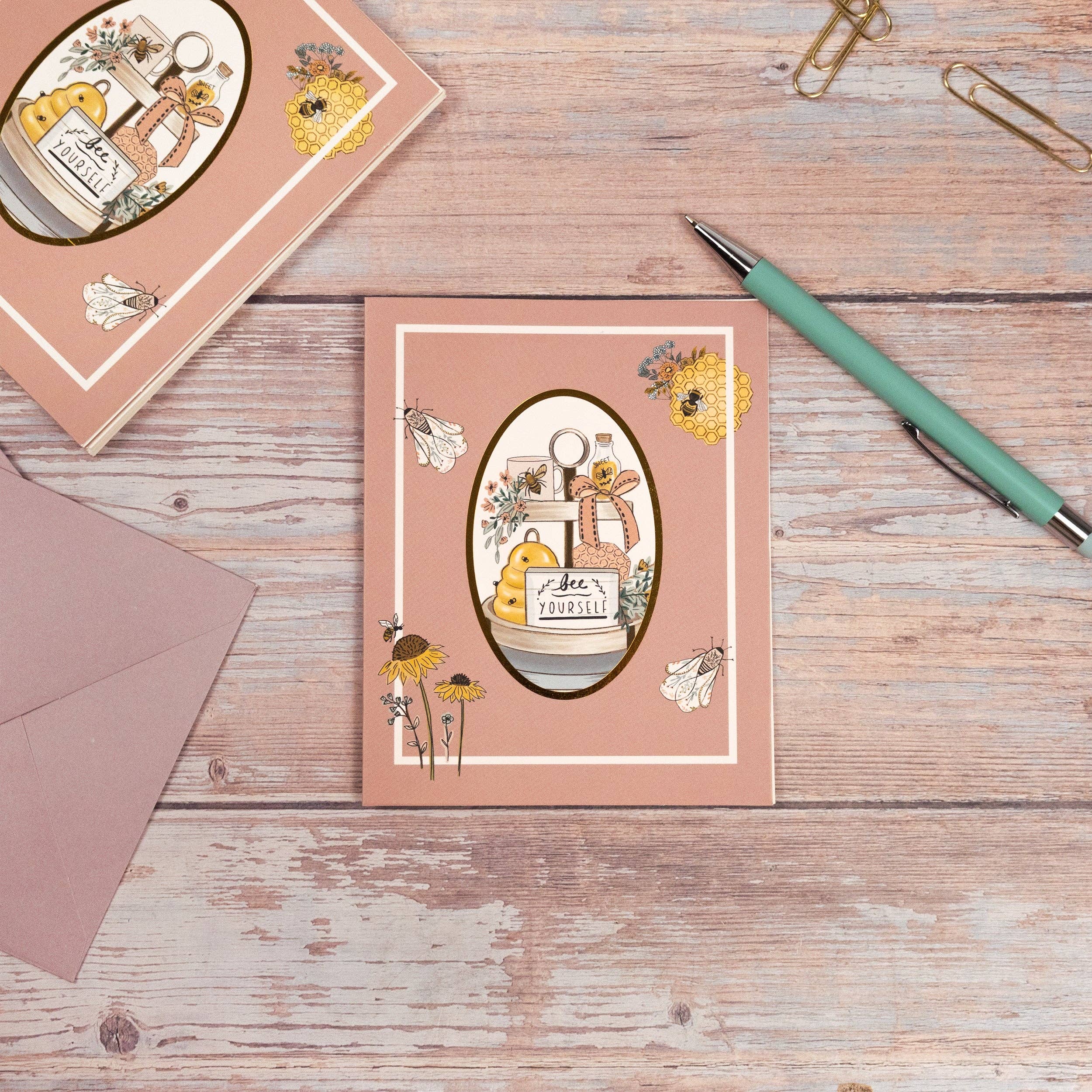 Robert Frederick Ltd - Vendita all'ingrosso Set di cartoleria/cancelleria - Set di Biglietti, Buste e Penna "Bee Yourself"5