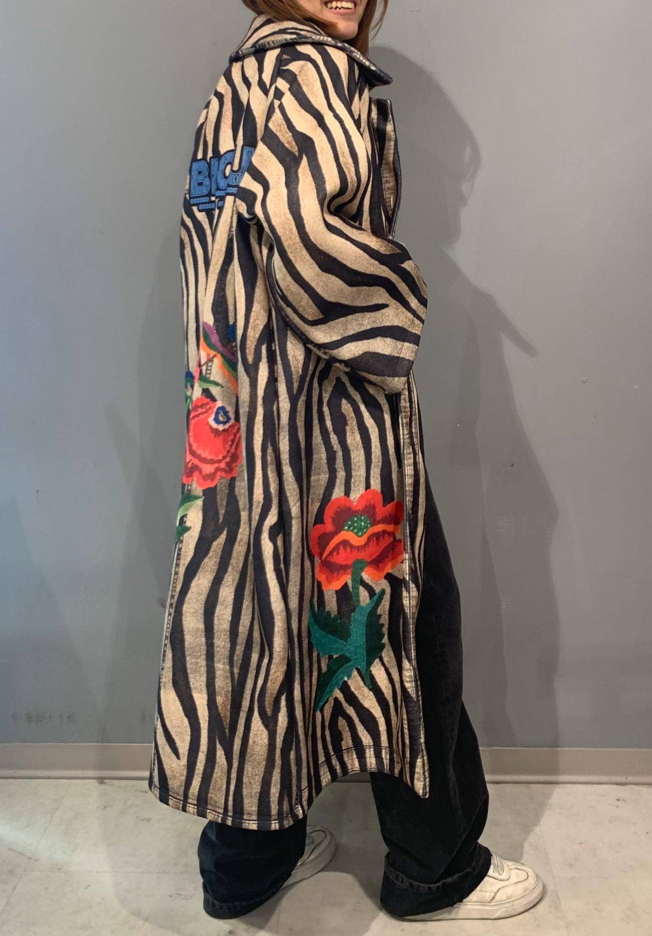 sole - Wholesale Retailer Sample - Women's Apparel - PRINTED CAOT1