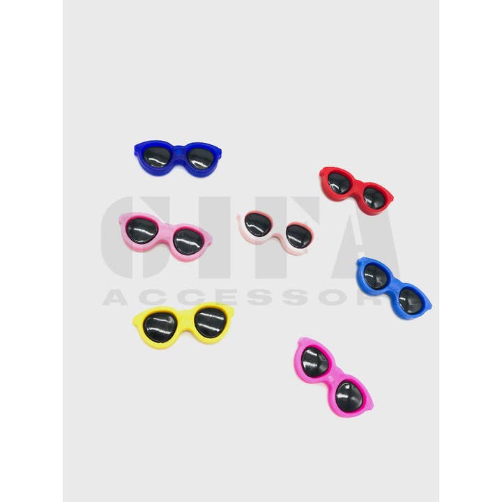 Gifa Accessori - Wholesale Sunglasses - Women's - Application of plastic glasses with rivet1