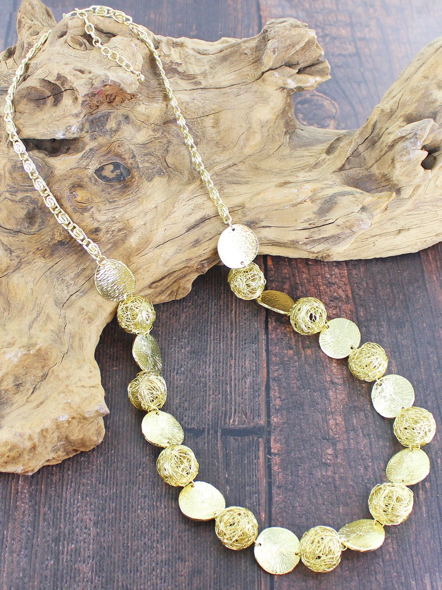 Suzie Blue – wholesale Link & chain necklace – MESH BALL & BEATEN DISC NECKLACE0