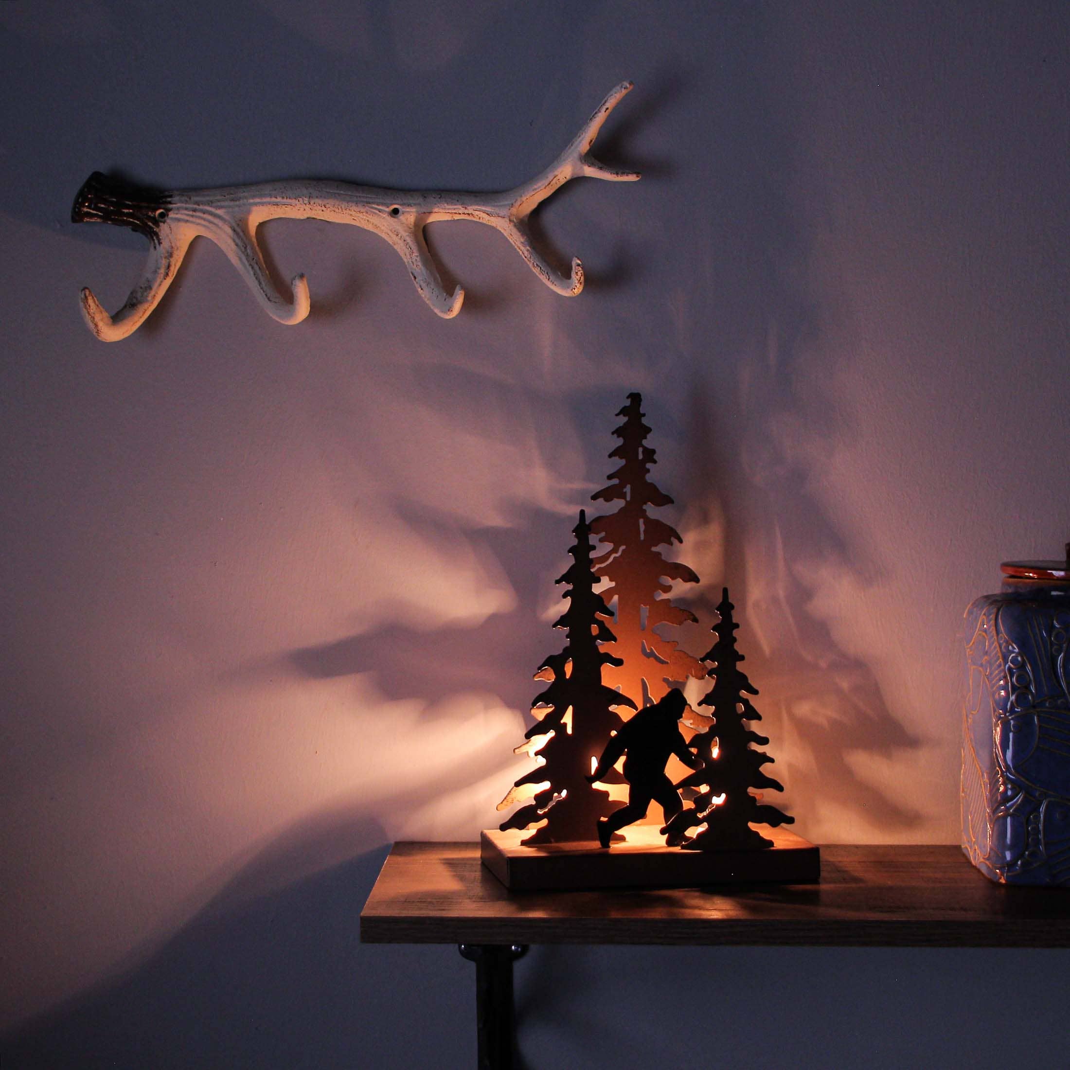 Zeckos - Vente Crochets muraux - Patère murale décorative en fonte forme bois de cerf 40 cm4