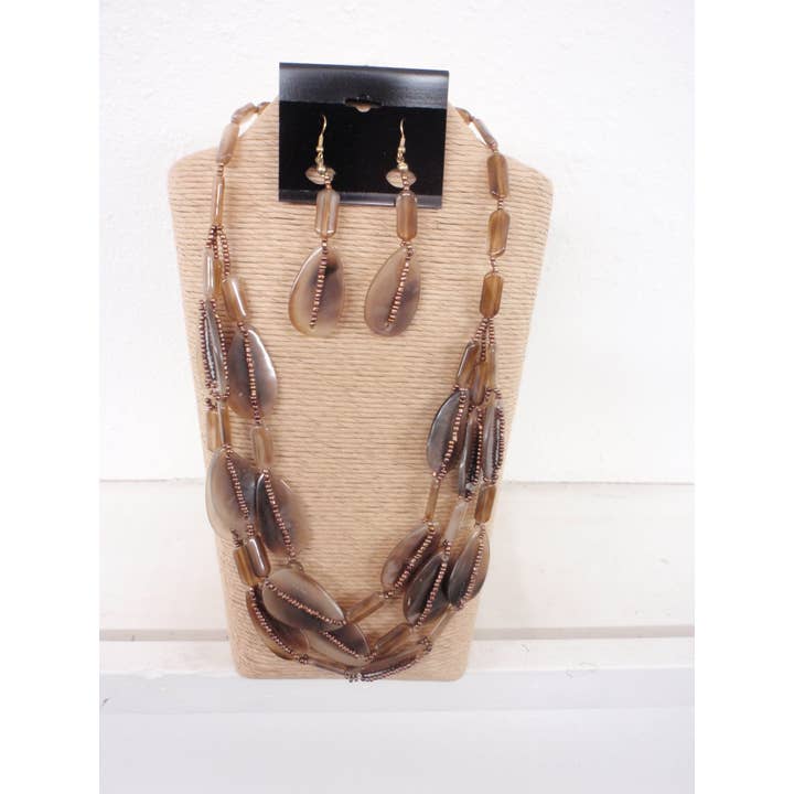 DECOTE CHIFRE MARROM COM CONJUNTO DE COLAR DE CHIFRE DE TRÊS FIOS por atacado de International Duru's