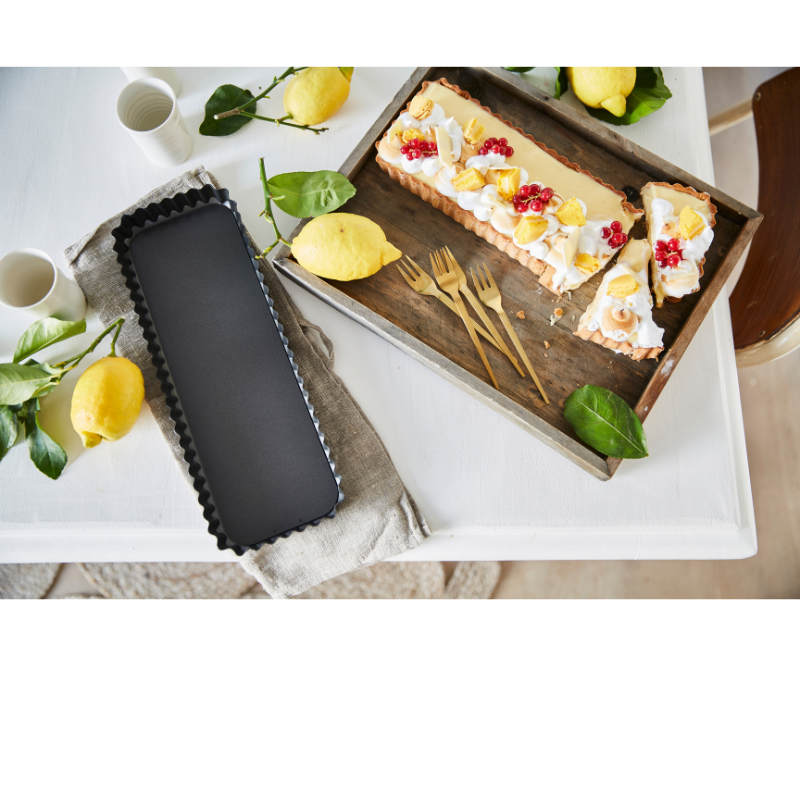 Black Rectangular Tart Pan with Removable Base Coated Steel for wholesale on Faire3