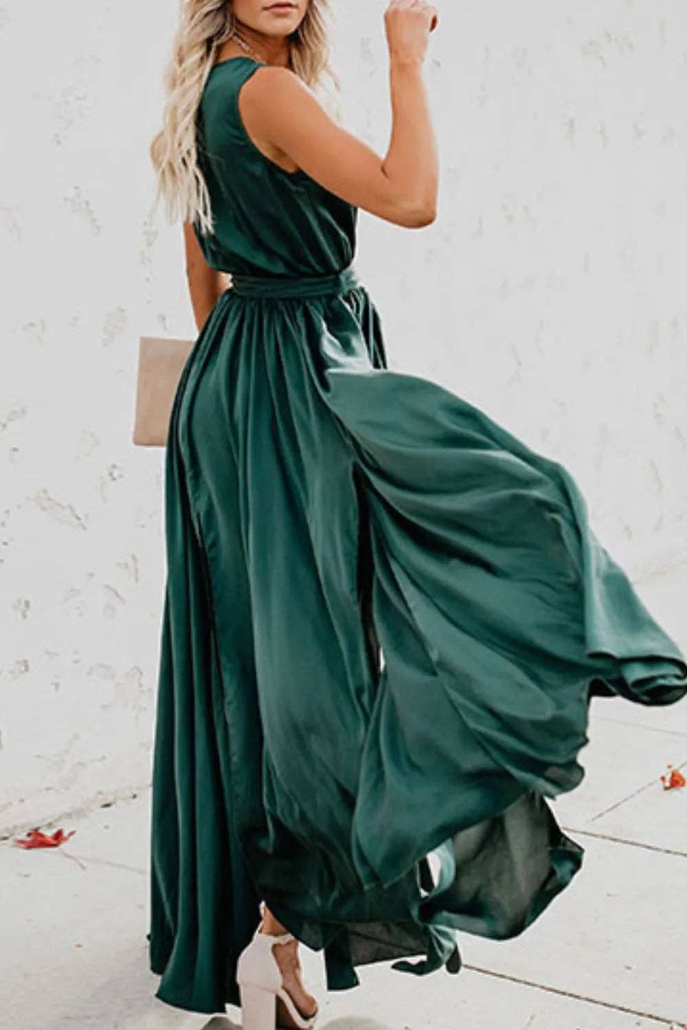 Blak Wardrob – Engroshandel Kjole - Dame – Surplice slå-om maxikjole med bindebånd i taljen10