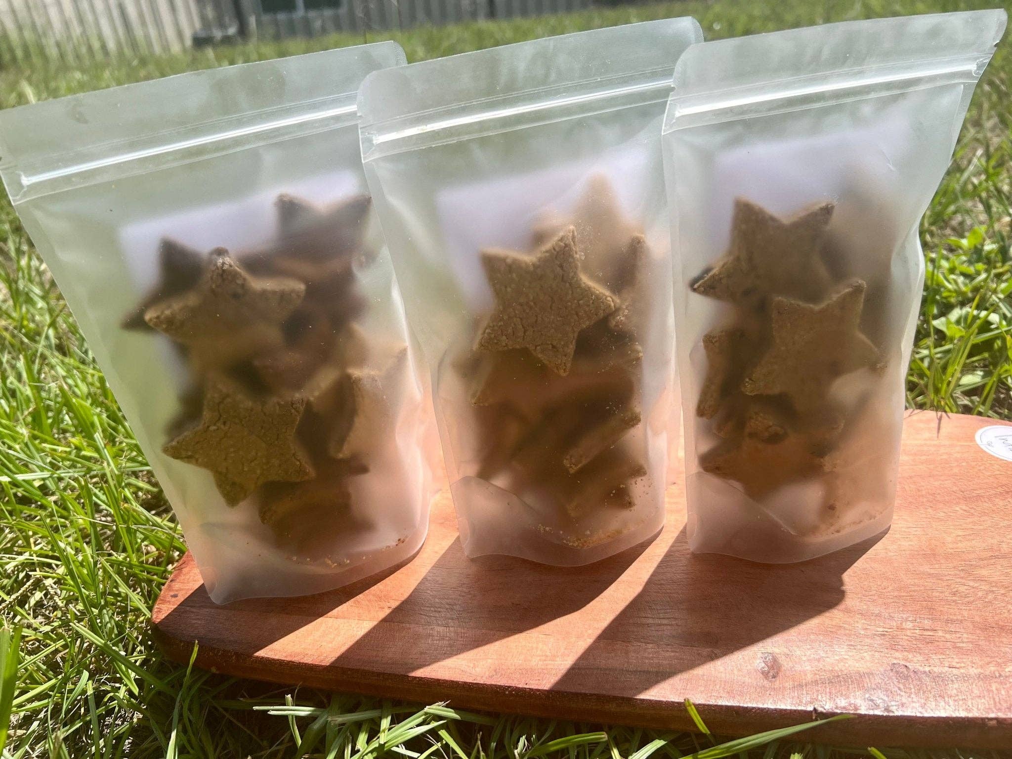 Bark at the stars – snacks e guloseimas - Cão por atacado – guloseimas de alfarroba | todos os ingredientes naturais e de qualidade humana2