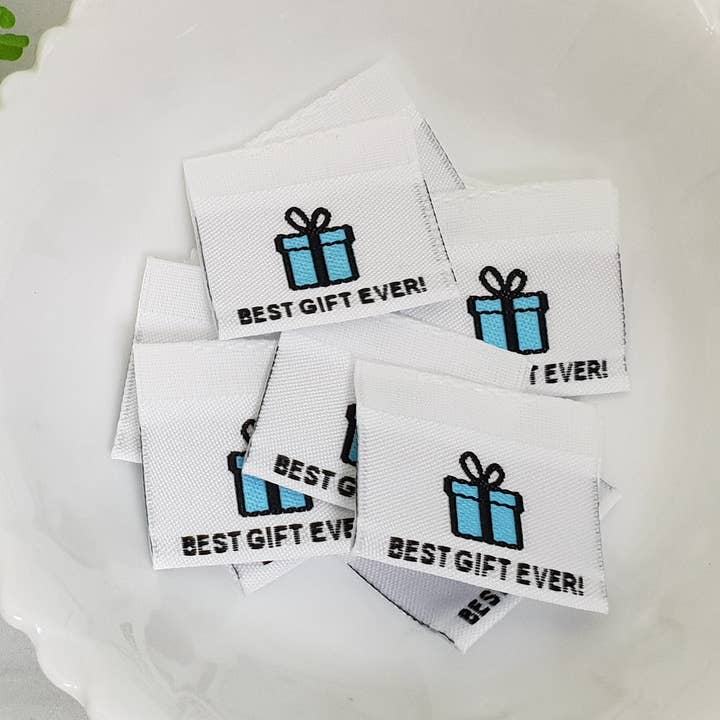 Beste Geschenk Ooit, blauw, Kledinglabels, 10 st, Josie Buttons voor wholesale door Rubyjam Fabric