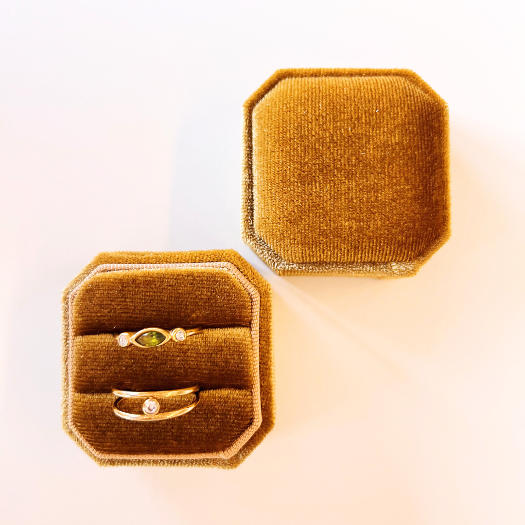 Rosies - Wholesale Jewelry Box/Organizer - Velvet ring box square gold0