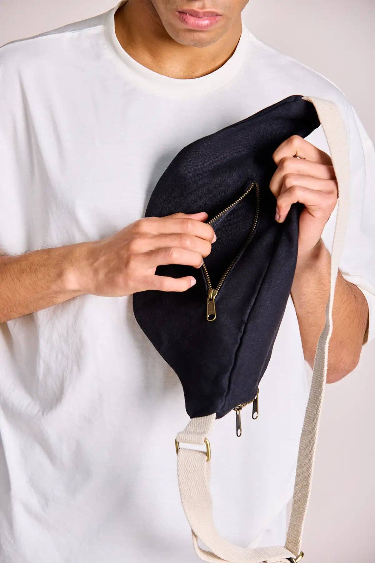 Hindbag - Wholesale Belt Bag - Women's - Sofia Black Fanny Pack5