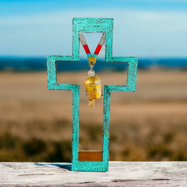 Carillons en forme de croix, style Mission, en métal contemporain pour la vente par Whimsies