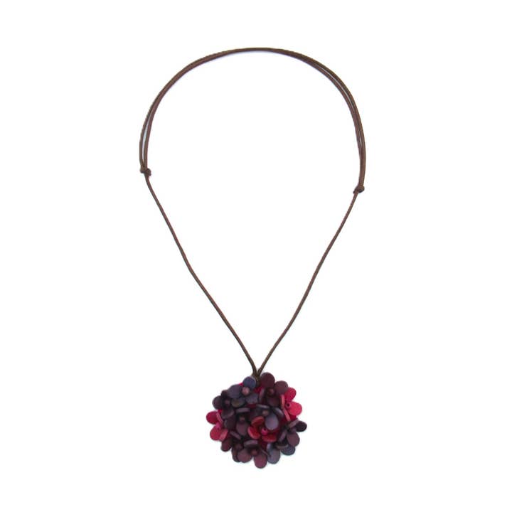 Collana con pendente Tansy Magenta Wood Flower per la vendita all'ingrosso da parte di Katie and Company