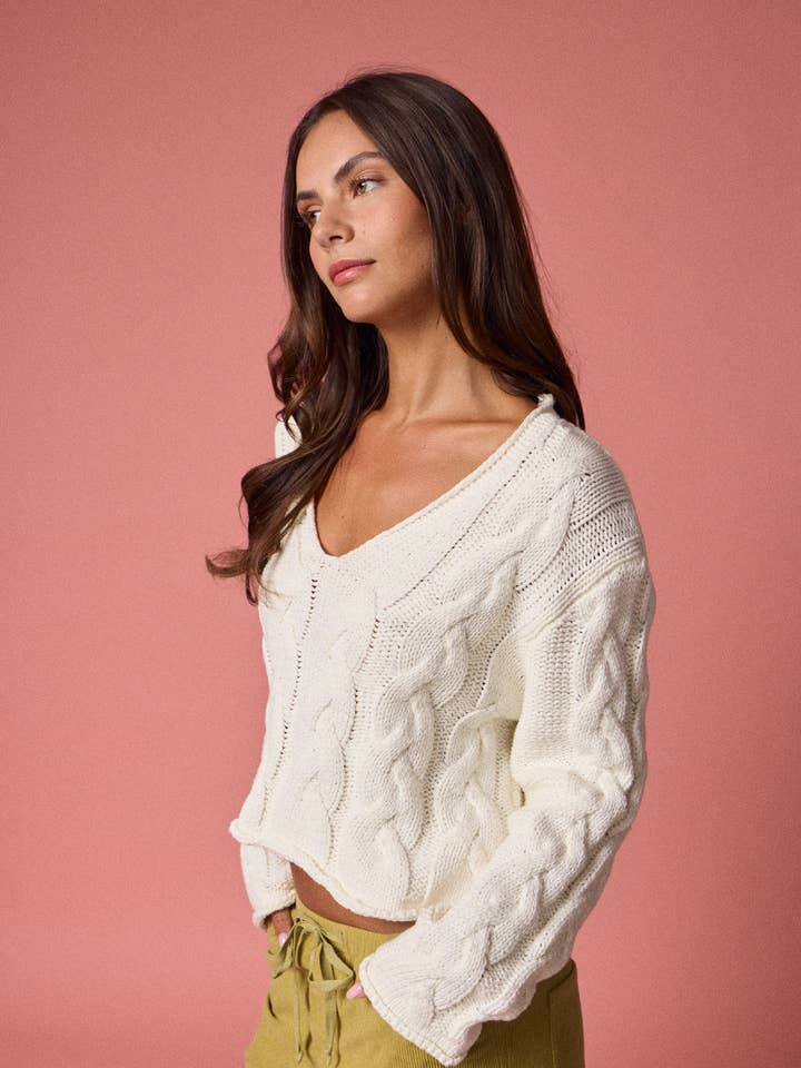 PT19047 - Pull Court en Maille Torsadée pour la vente par Papermoon