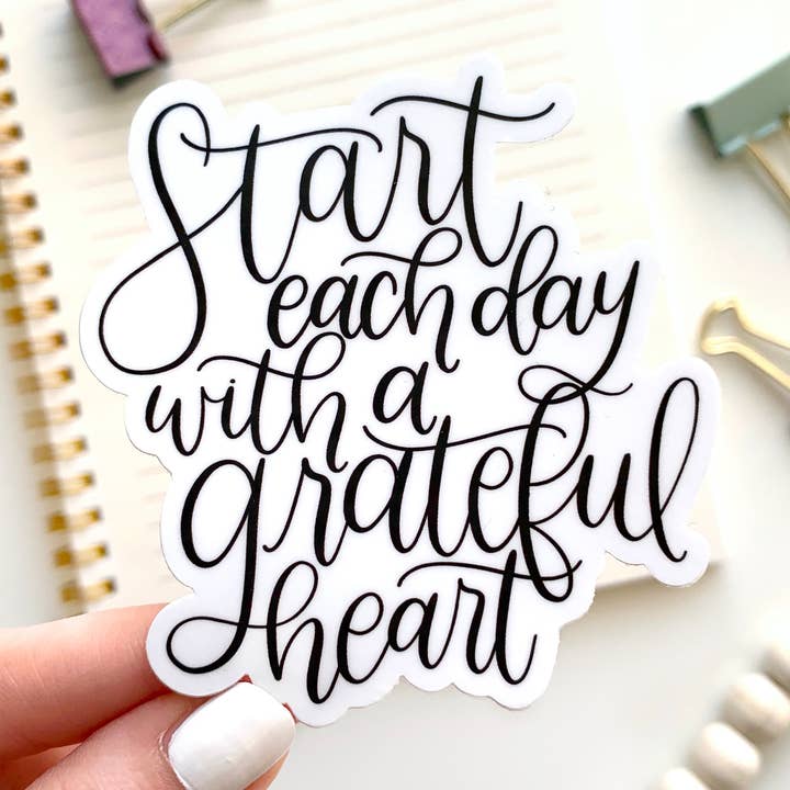 Inizia ogni giorno con un adesivo a forma di cuore grato, 0,9 x 0,9 cm. per la vendita all'ingrosso da parte di Elyse Breanne Design