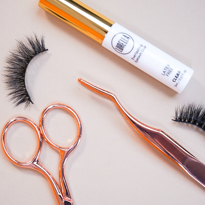 VIAI Beauty - Wholesale Fake Lash Applicator - Everlasting Eyelash Glue4