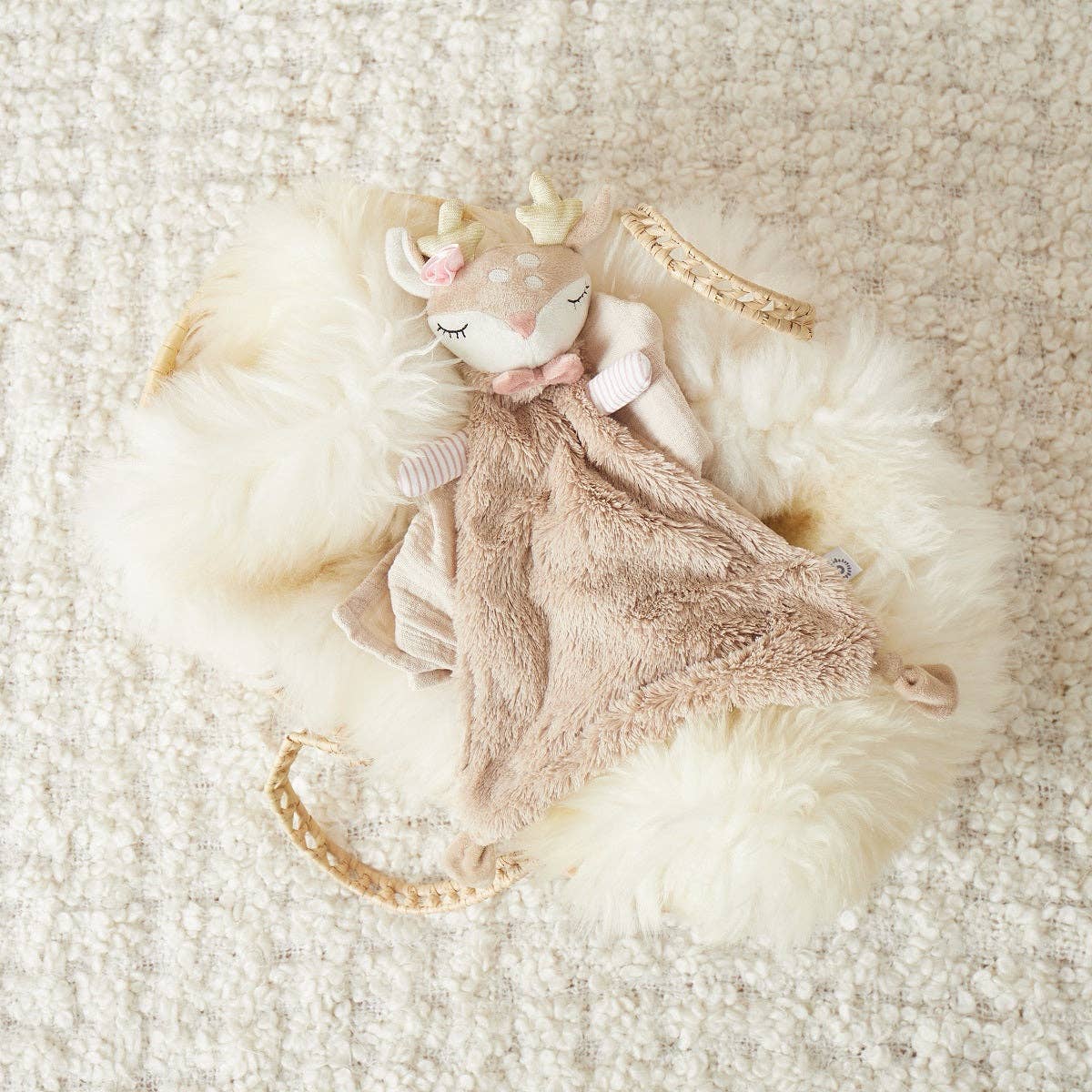 Bieco Spielwaren - Venta al por mayor Peluche - Niños y bebés - Mantita de apego Cuddle Cloth con diseño de ciervo Ella3