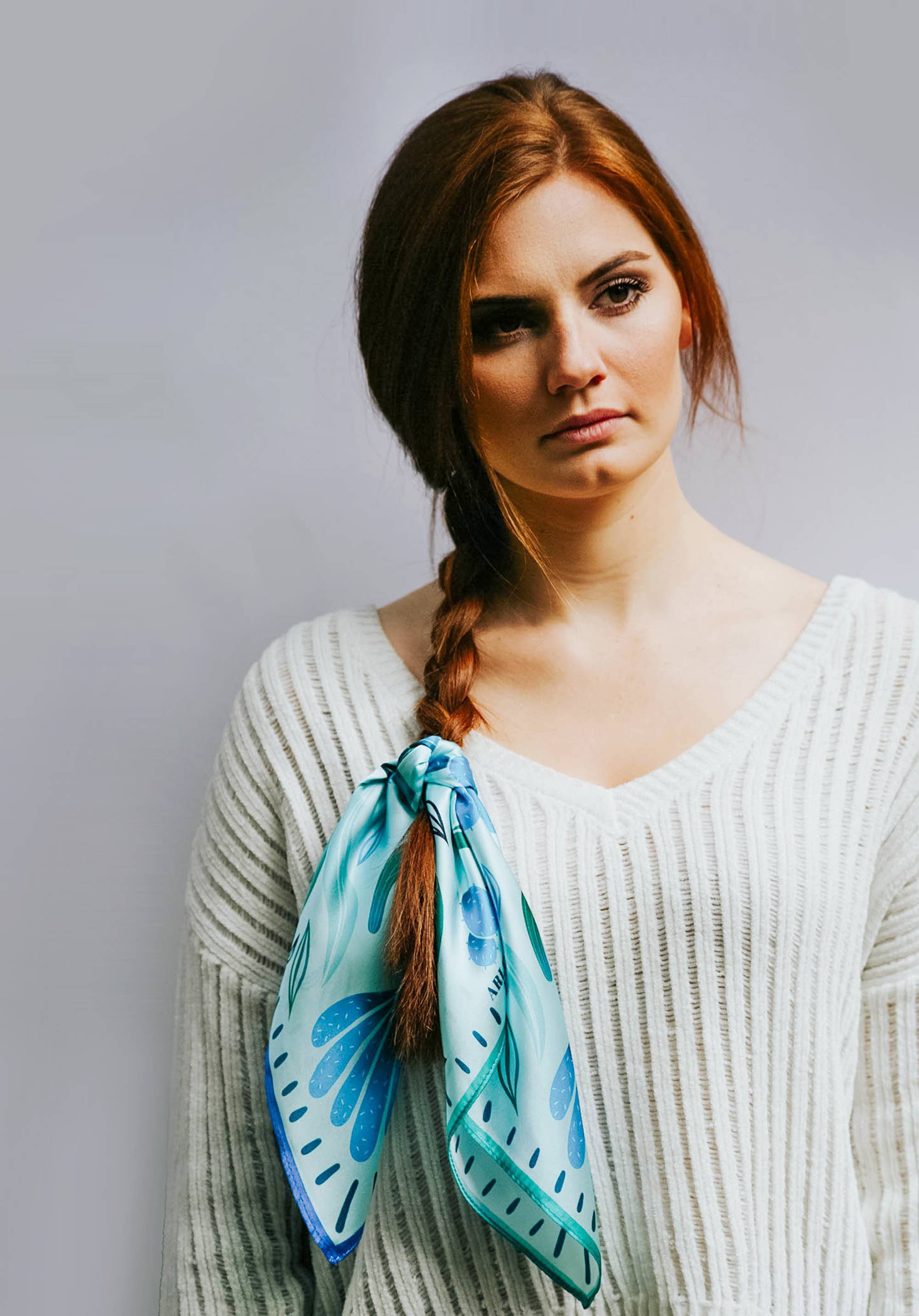 Arlo Goods - Vente Écharpe – femme - Écharpe en soie Symétrie Bleue3