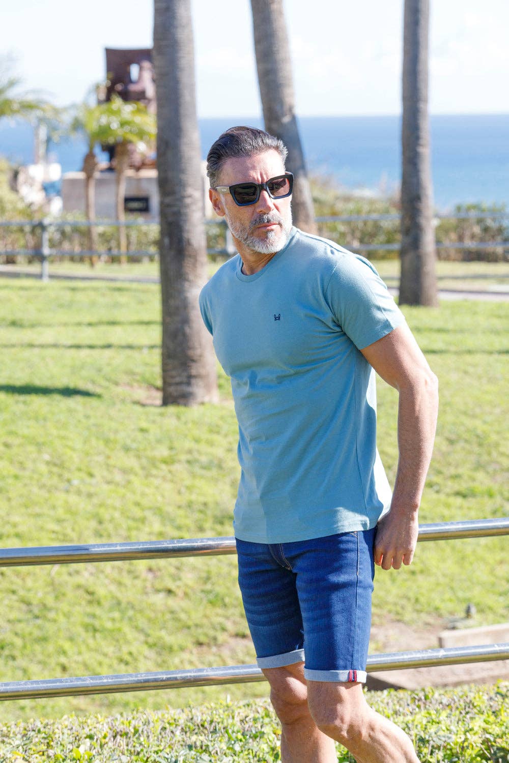 Custi Mikelo: Men's Clothing & Christmas Gifts - Wholesale T-Shirt - Men's - Teal Basic T-shirt2