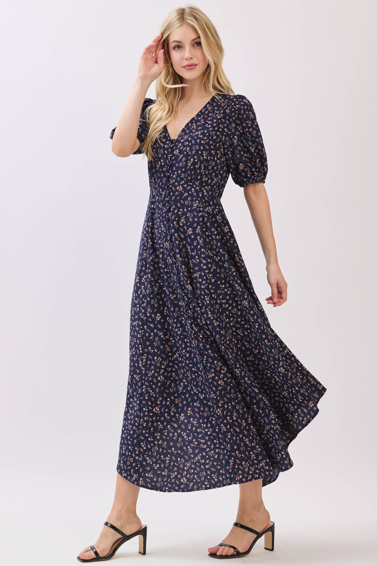 Calista - Vente Robe – femme - ROBE MIDI À MANCHES COURTES AVEC BOUTONS RECOUVERTS - VD6069A2