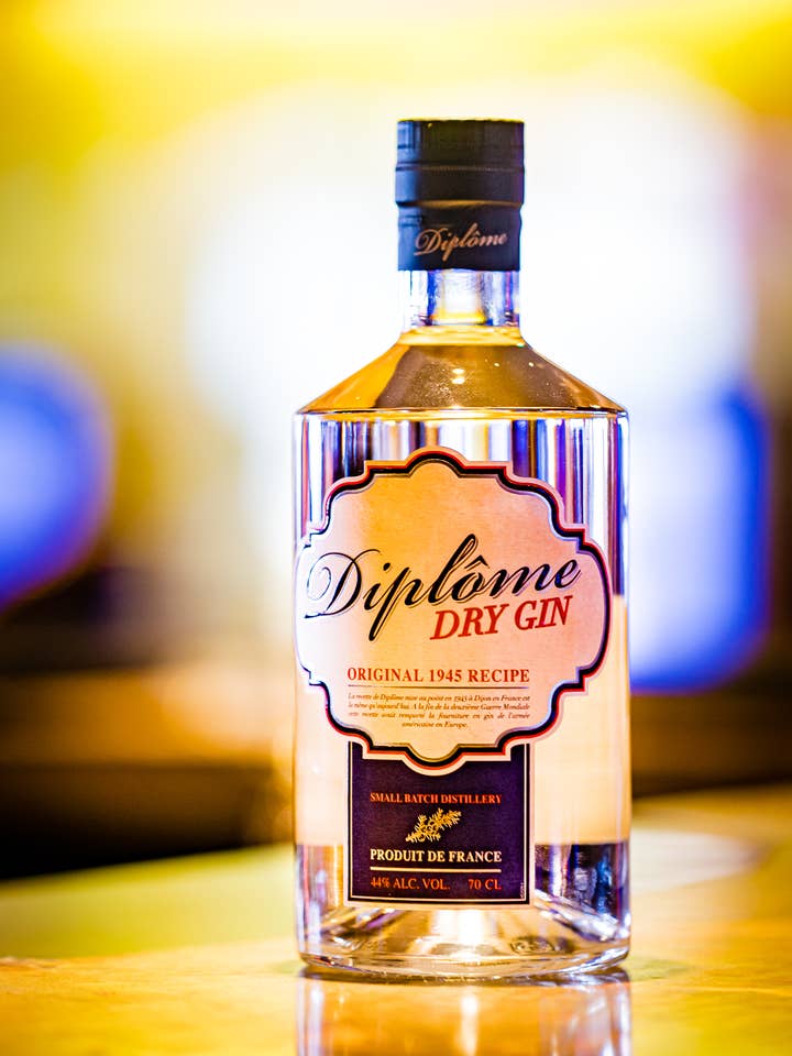 Dry Gin diploma 70cl voor wholesale door Diplôme Gin