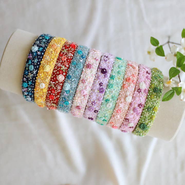 Håndlavet Perlebesat Hørhårbånd for engroshandel hos Finer Embroidery