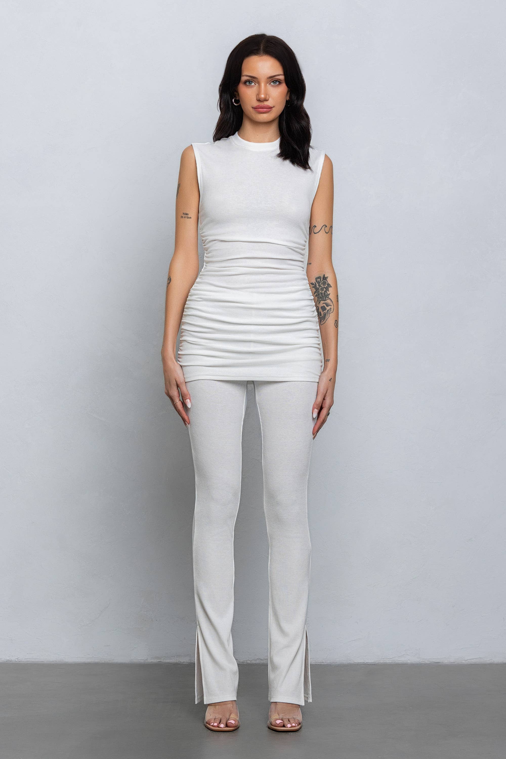 No Vacancy - Wholesale Set met top en broek (GEEN Loungewear) - Dames - Set met geribbelde mouwloze top en broek0