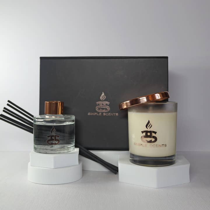 Set regalo con candela e diffusore a bastoncini Simple Scents Experience Indulgence per la vendita all'ingrosso da parte di Simple Scents by Simpleness Collection
