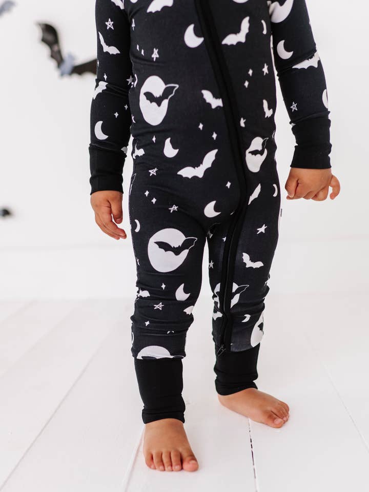 Kiki + Lulu - Wholesale Sleepsuit - Baby - Let’s Glow Trick or Treating Convertible Footies6