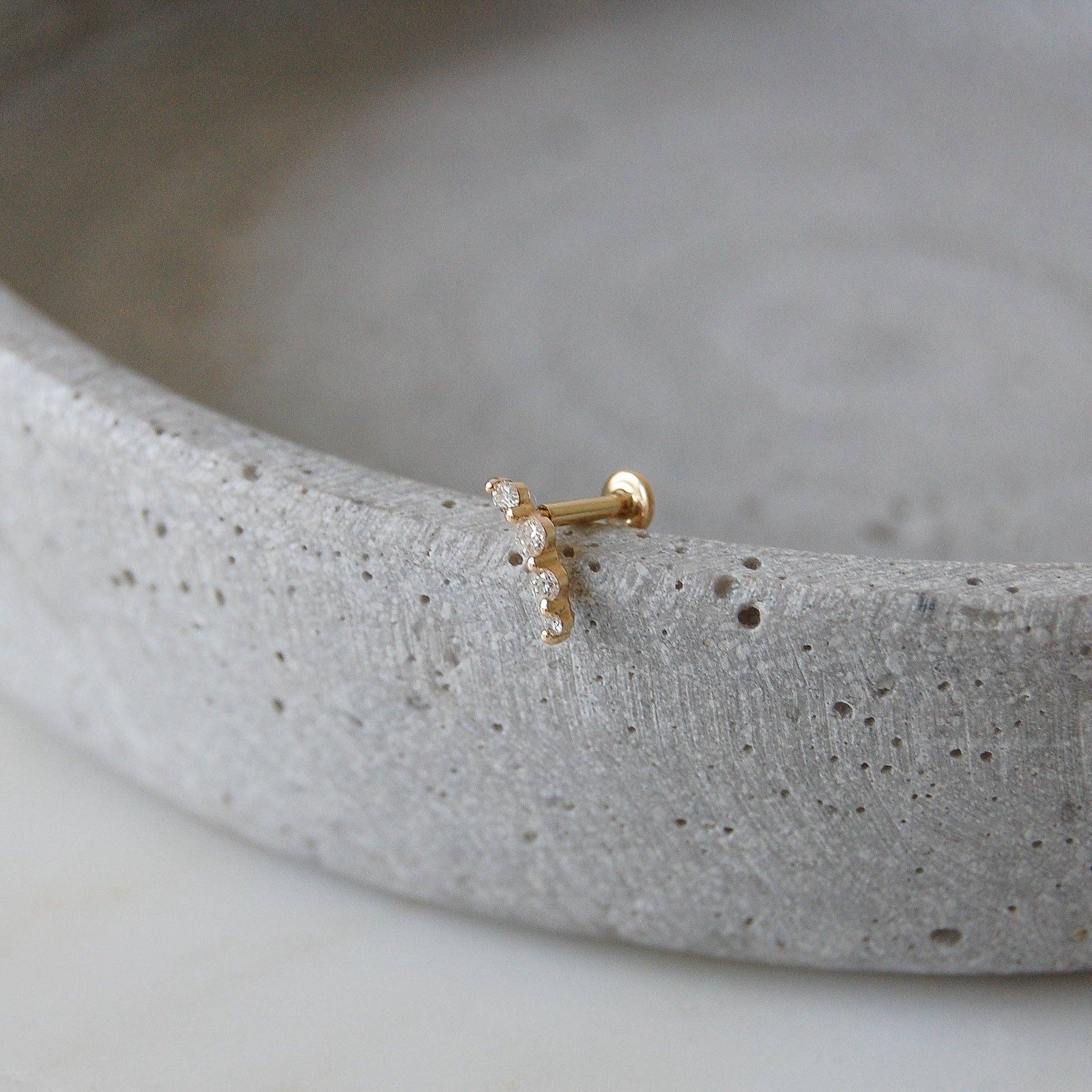 ZOHREH - Wholesale Stud/Post Earrings - Graduated Diamond Curve Flat Back Earring 14k Gold3