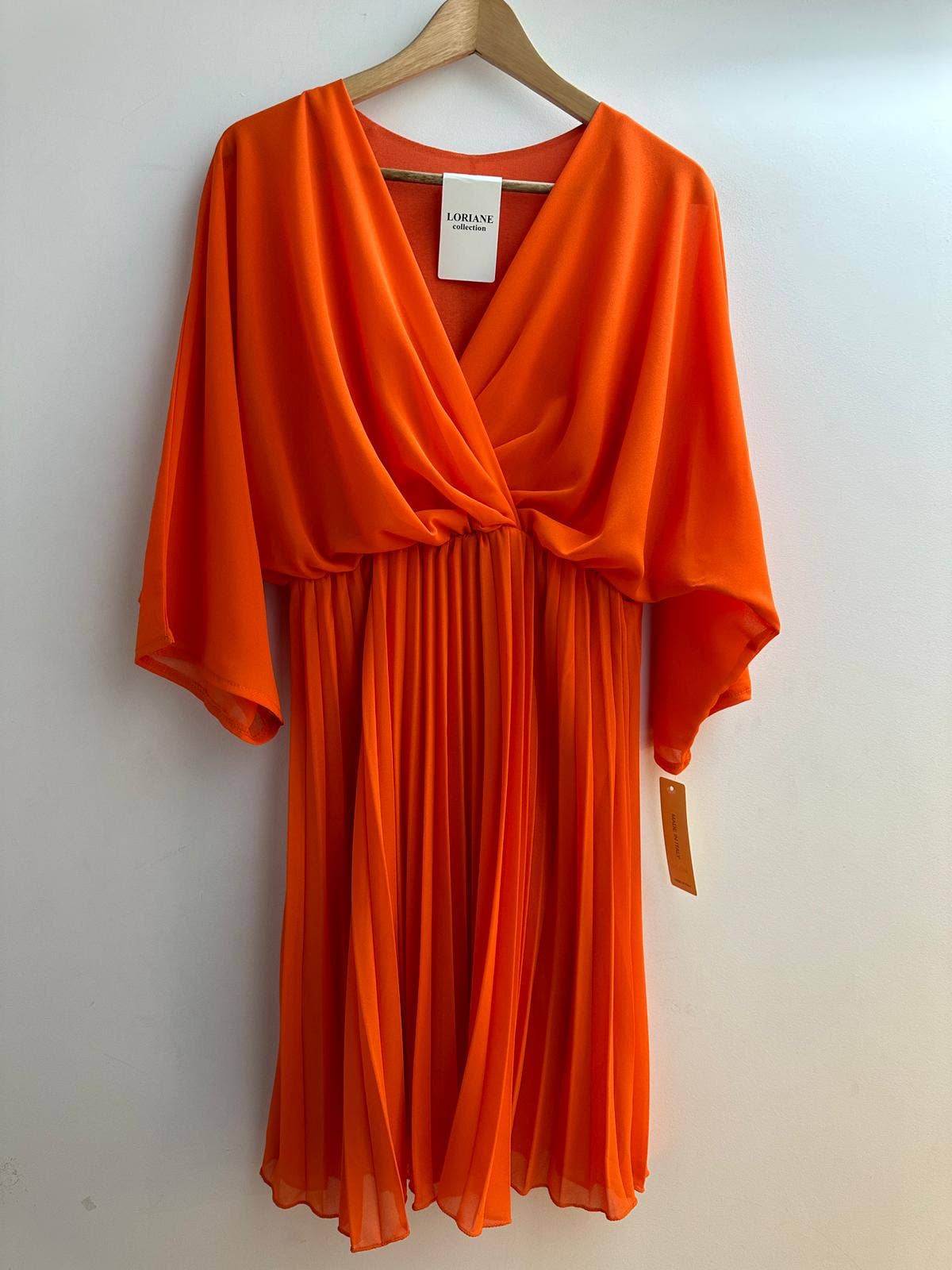 LORIANE – wholesale Dress – Women's – 10558 V-neck pleated short dress with viscose lining14