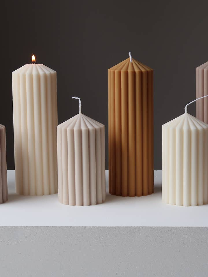 Small thick ribbed soy scented candle 13x7cm| wedding decor for wholesale by Jeune Home