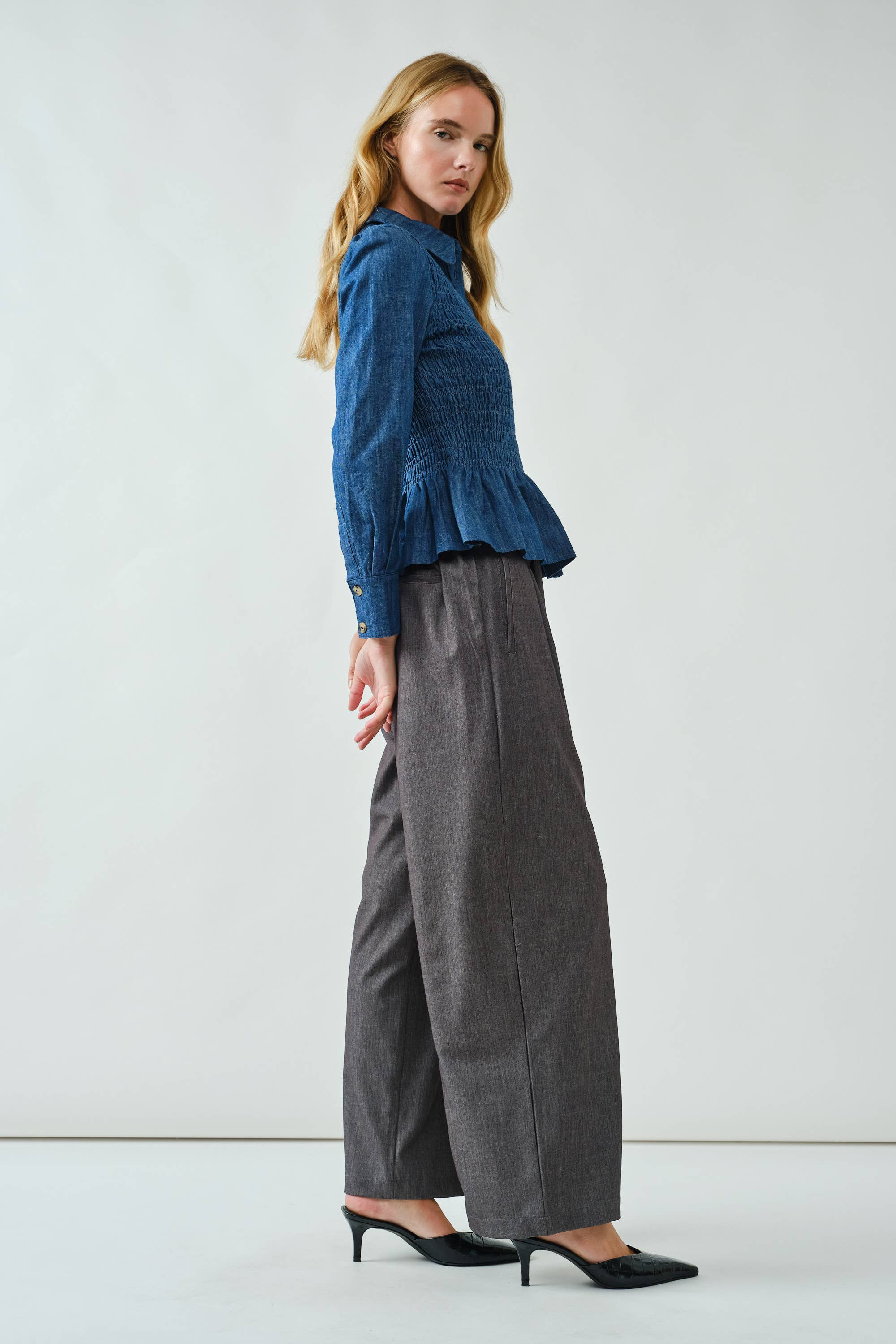 Aaron & Amber - Wholesale Button Down Shirt - Women's - AJT5237 
SMOCKED PETERPAN COLLAR PEPLUM BLOUSE2