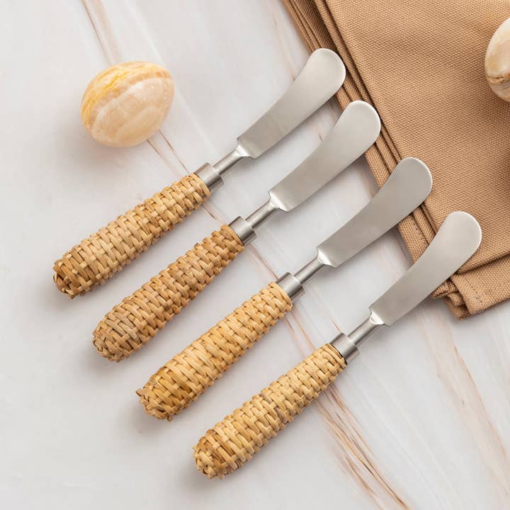 Silver Set of 4 Stainless Steel & Wood Handle Spreaders for wholesale on Faire5