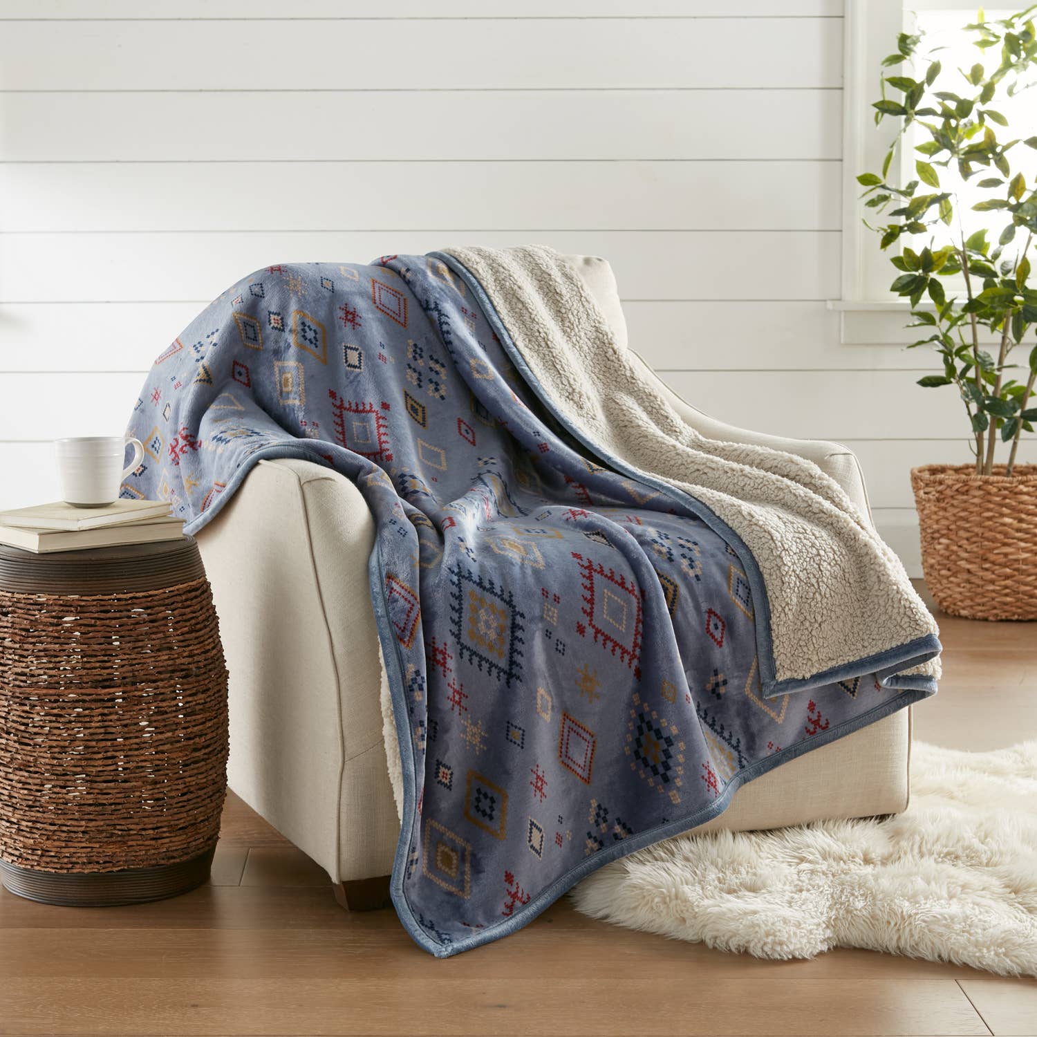 Crafted by Catherine - Wholesale Throw Blanket - Velvet Plush Sherpa Throw 60" x 70"11