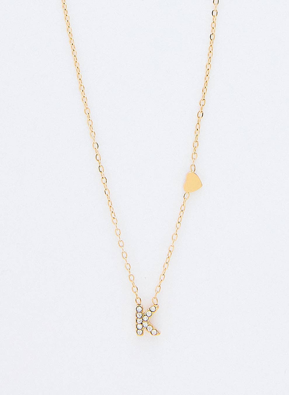 Cassette Barcelona - Vente Colliers à pendentif - Collier Initial avec Détail Cœur & Pierres de Zirconium10