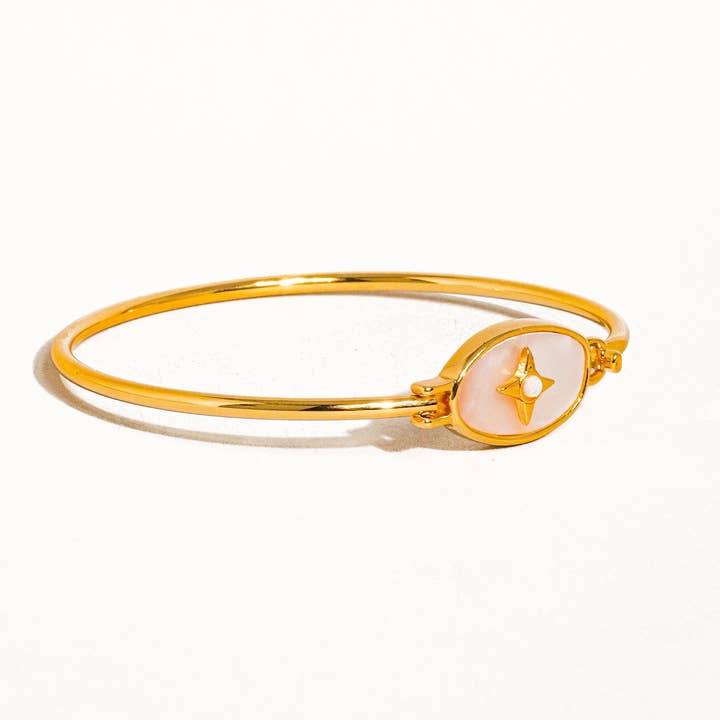 Aileen 18K Gold Vintage Star Shell Bangle for wholesale on Faire2