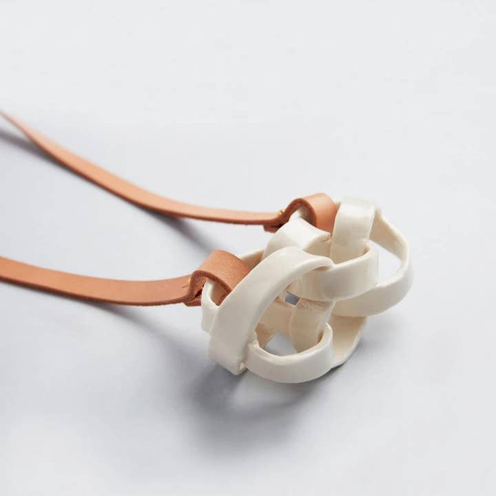 Sautoir Dénouement pour la vente par JORDANE SOMVILLE