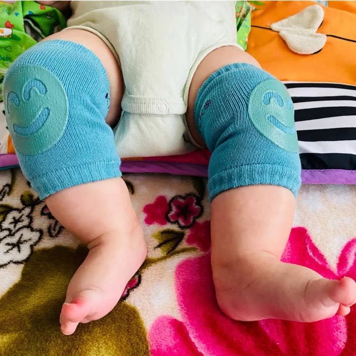 KiddieKickz - Wholesale Clothing Set - Baby - Baby Safety Knee Pads - Smiling Knee Protectors