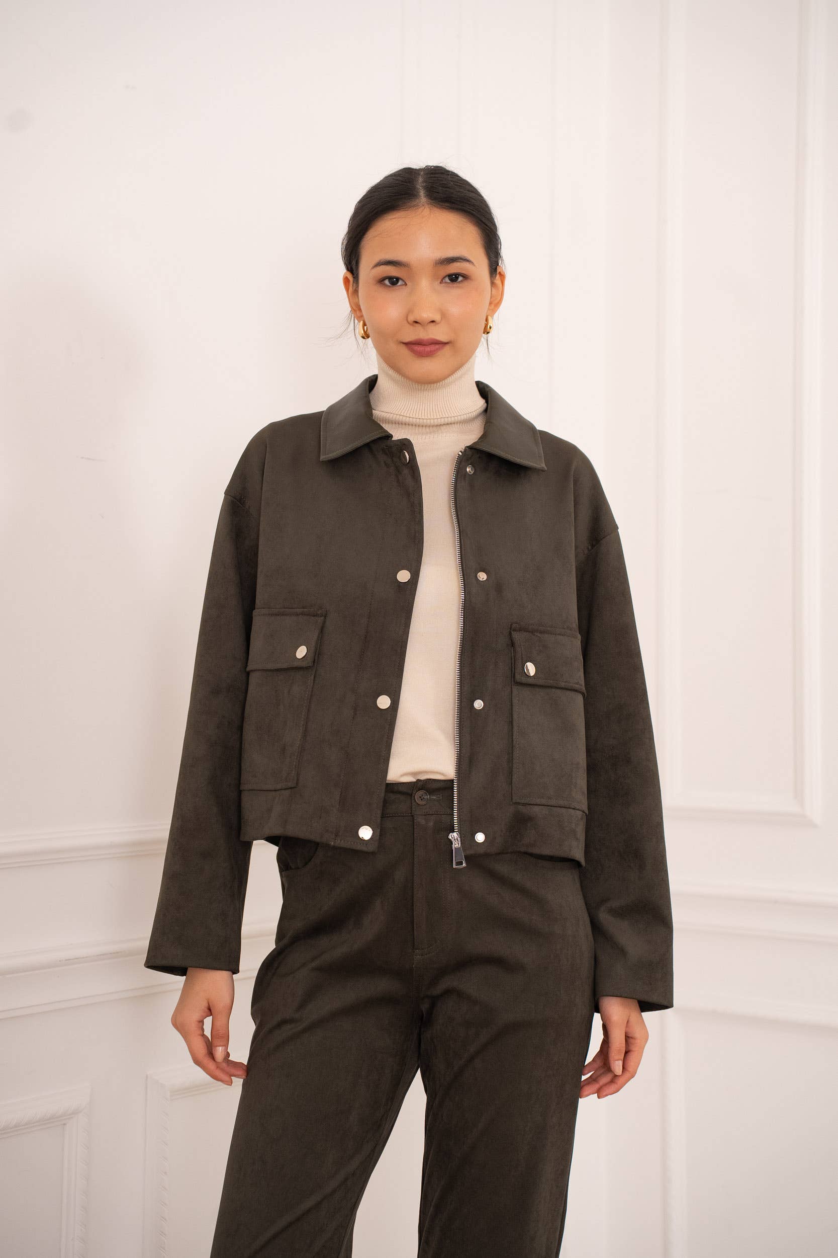 Attentif Paris - Wholesale Jacket - Women's - Short suede jacket with contrasting faux leather collar22