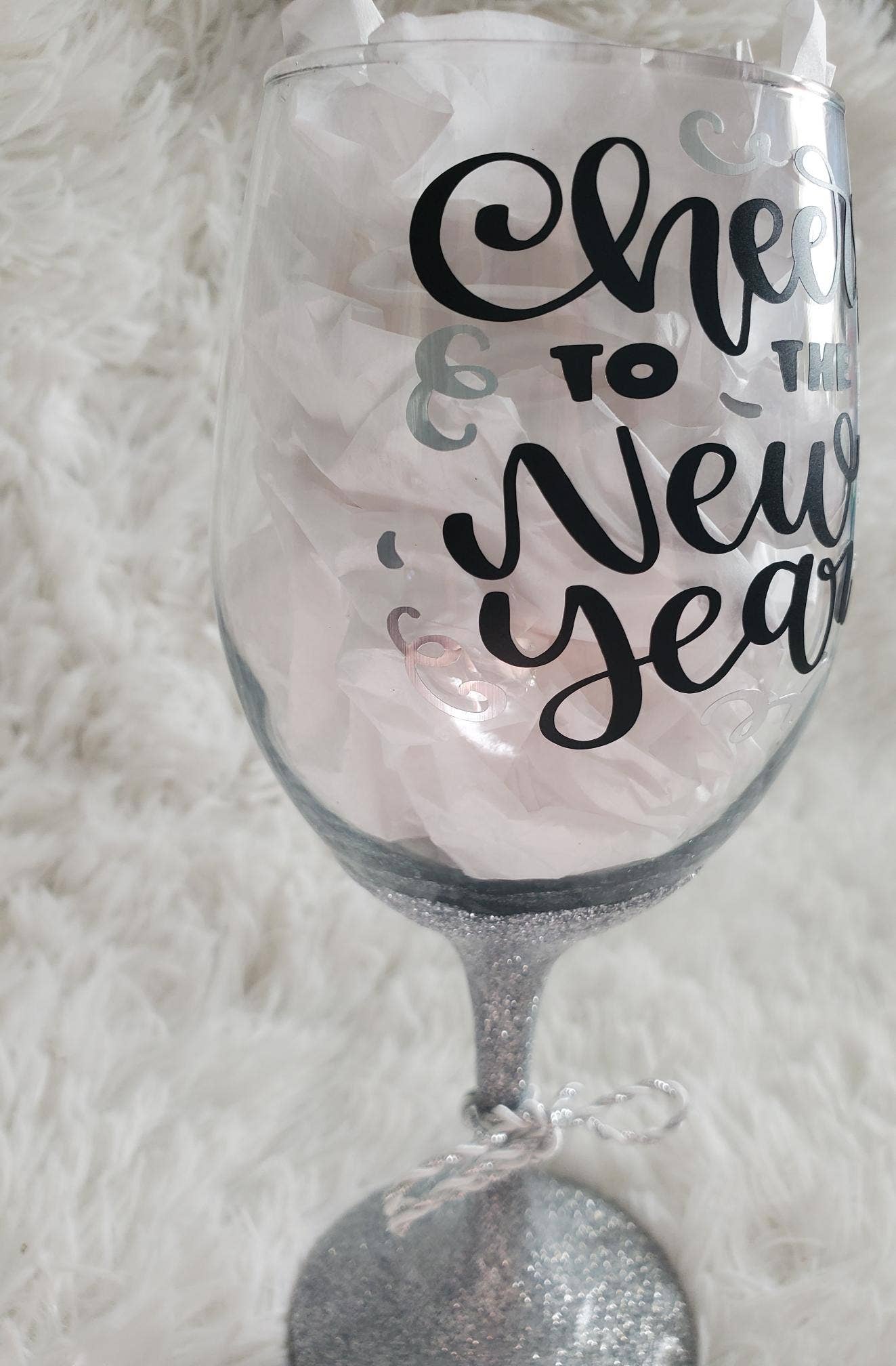 Tots And Tumblers Art – wholesale Wine glass – Cheers to the New Year Silver Glittered Stemmed Wine Glass1