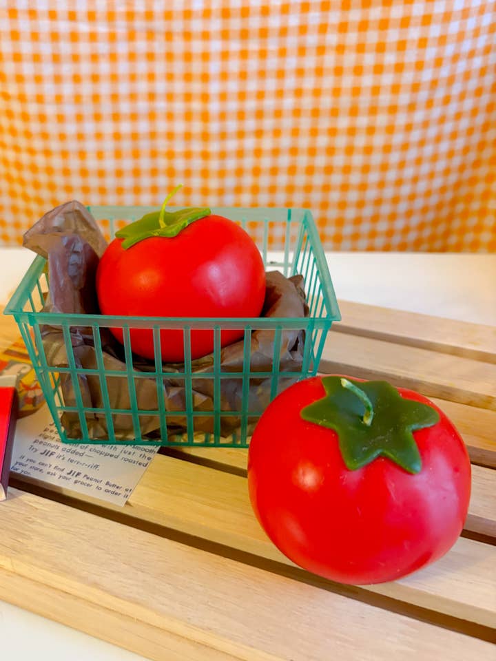 Hola, Soy Tomate - Tomato Candle for wholesale by The Wednesday Co