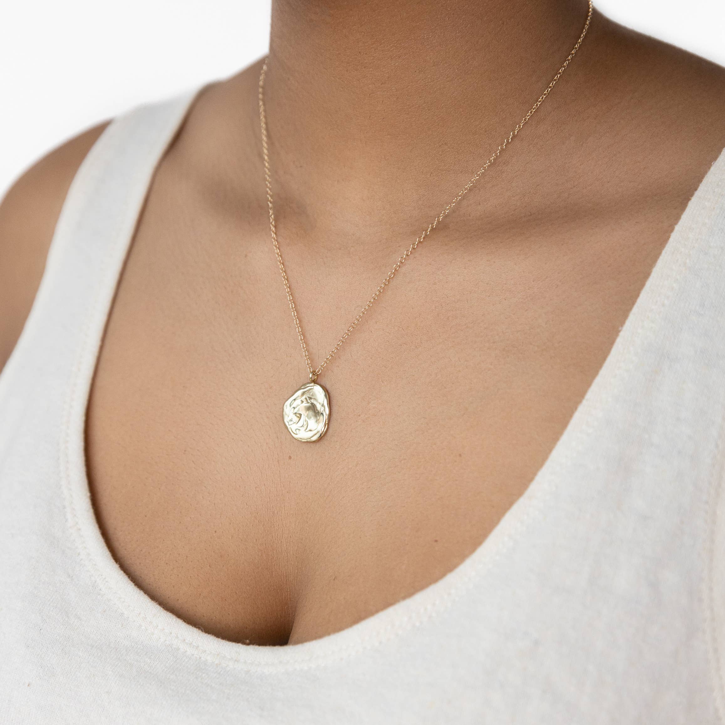 Goldeluxe Jewelry - Wholesale Pendant/Charm Necklace - Looking Glass Necklace1