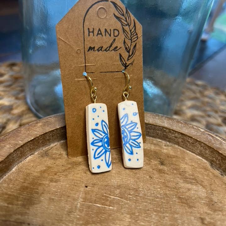 Keely Siebenthal Art & Designs - Wholesale Hangende/ronde oorbellen - Handgemaakte Kleien Oorbellen - Rec Boho Bloem1