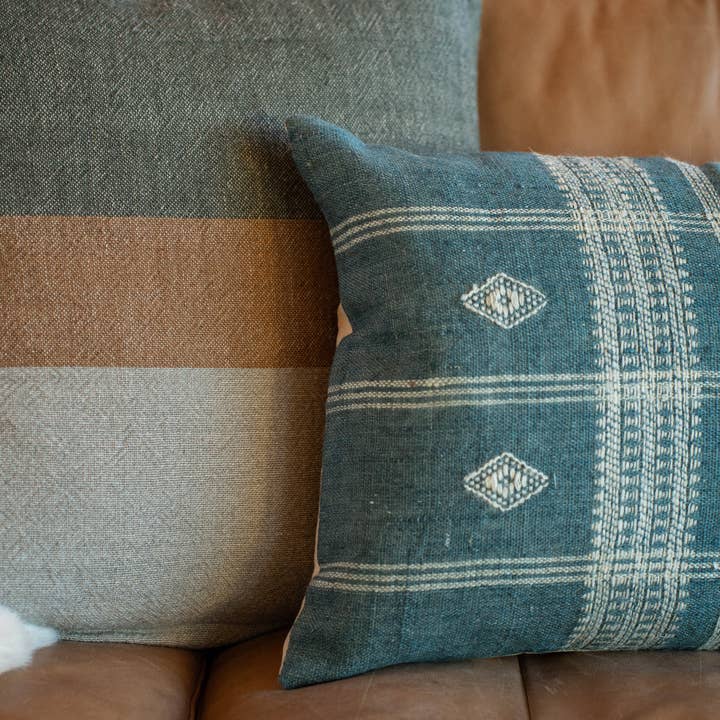 20x20 Bhujodi wollen handgeweven kussen, blauw voor wholesale door INDABA HOME